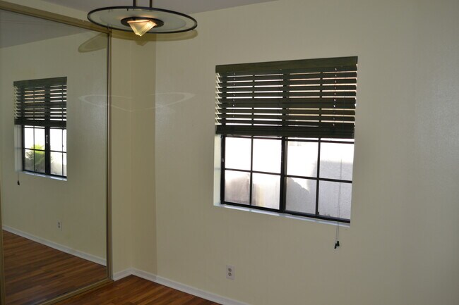 Building Photo - 3-Bedroom Home with Bonus Space | South Redondo Beach | Near Coast