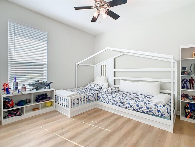 Building Photo - 790 Carmel Ln