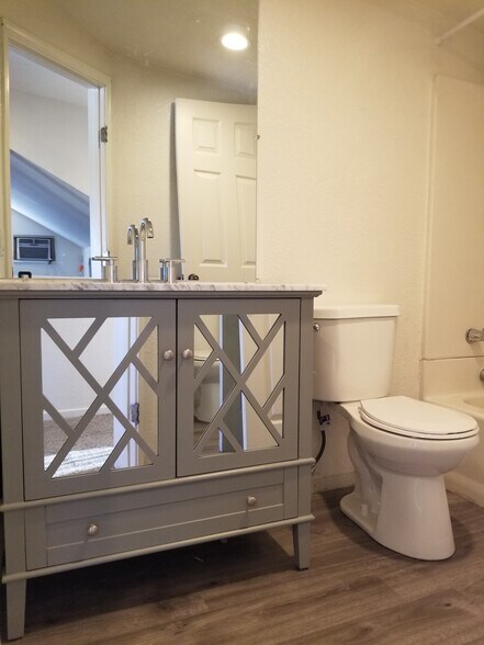 Bathroom - 400 S Laurel St