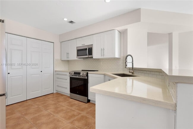 Building Photo - 5467 SW 125th Terrace