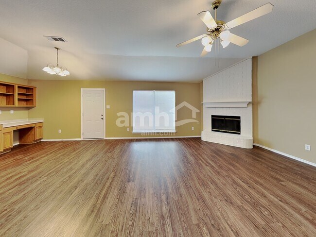 Building Photo - 432 Round Rock Rd