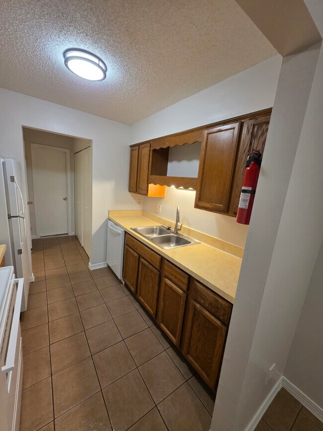 Building Photo - 472 Crabapple Ct