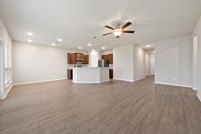 Building Photo - AVAILABLE NOW! Beautiful 3 Bedroom Home Located in Temple, Texas!