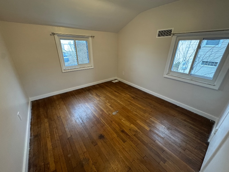 Building Photo - 416 Oak St