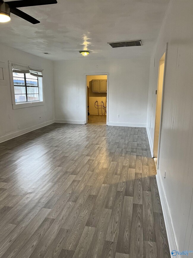 Building Photo - 613 Jerry Coleman St