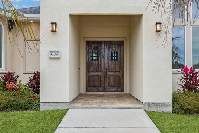 Building Photo - 602 Appia Dr