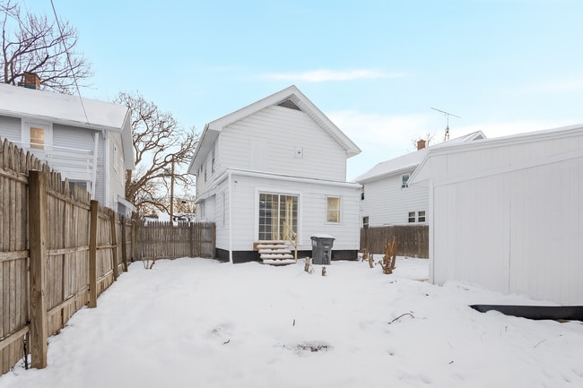 Building Photo - 1728 Berkshire Pl