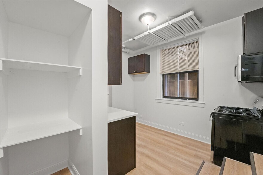 Building Photo - 2322 N Spaulding Ave