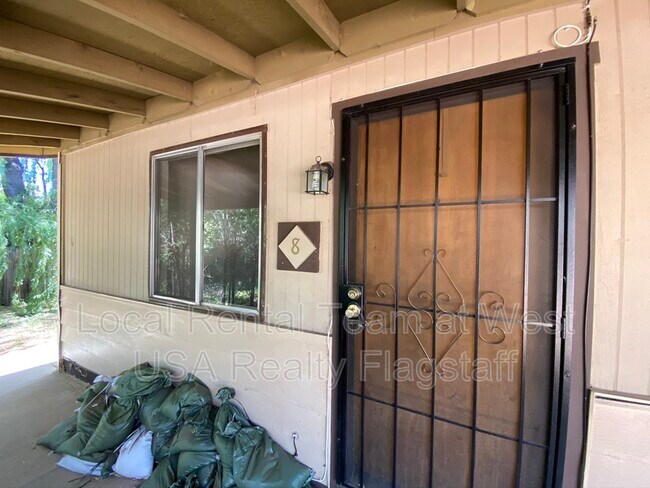 Primary Photo - 2219 E Dortha Ave