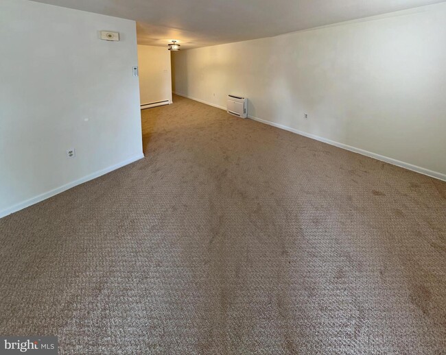 Building Photo - 235 Roesch Ave