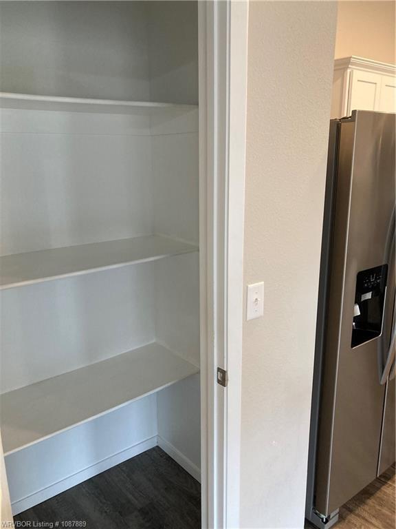 Building Photo - 8004 Dogwood Dr