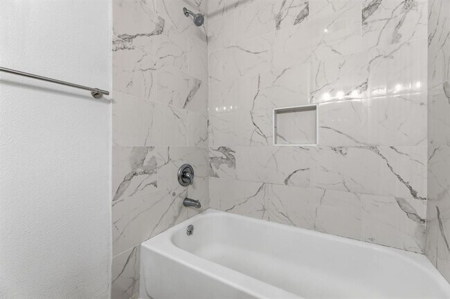 Building Photo - 6601 Stonleigh Pl