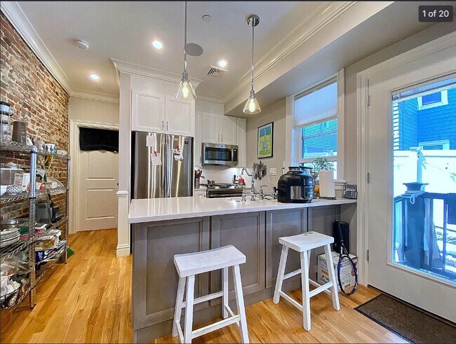 Building Photo - 17-17 Tremont St