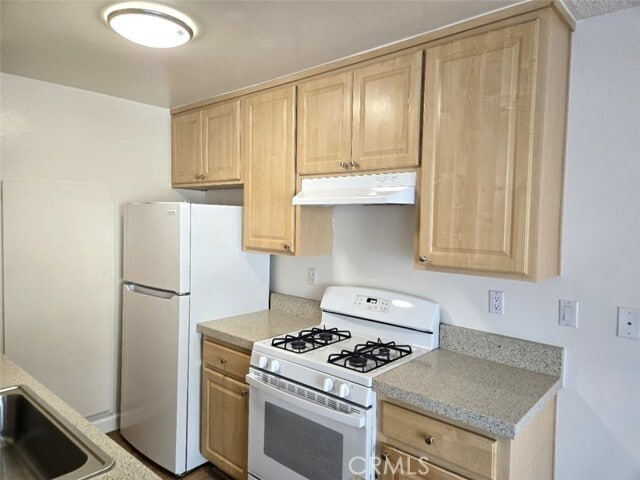 Building Photo - 17611 Regency Cir