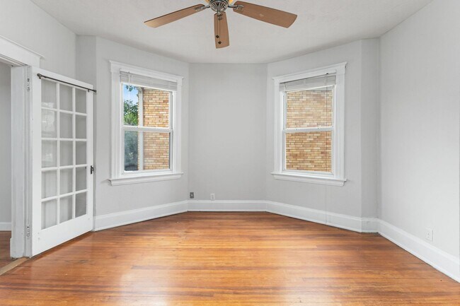 Building Photo - 2607 Robertson Ave