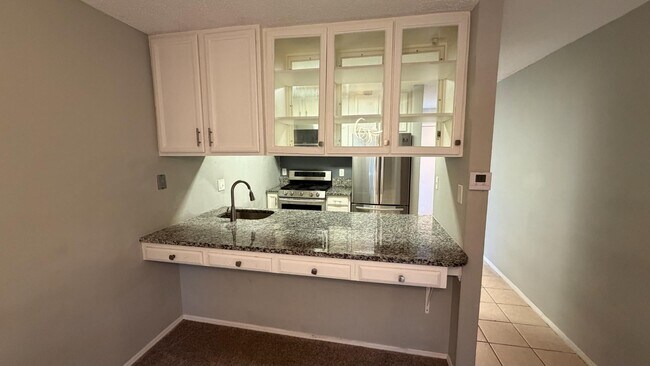 Building Photo - 252 Glandore Dr