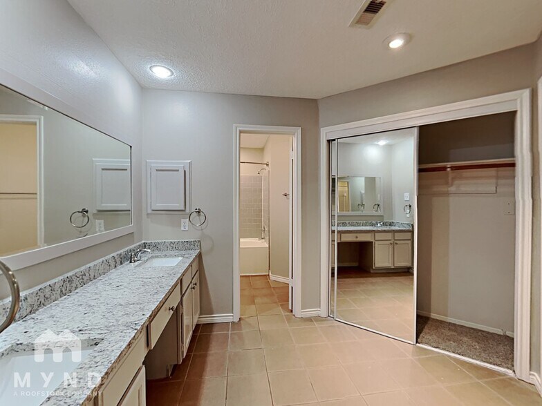 Building Photo - 3006 Avanti Ct