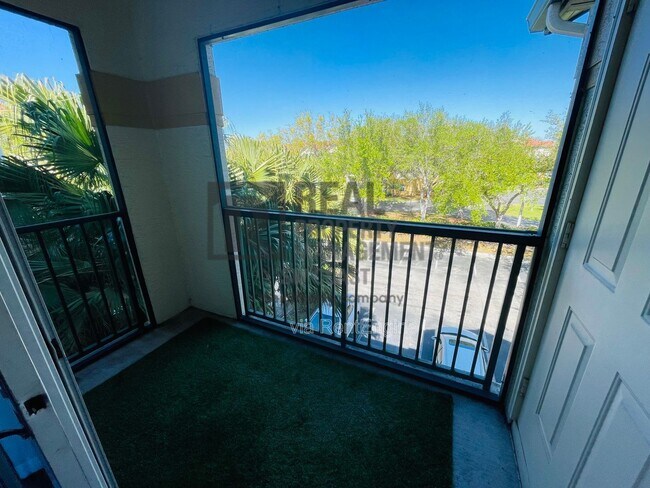 Building Photo - 11550 Villa Grand