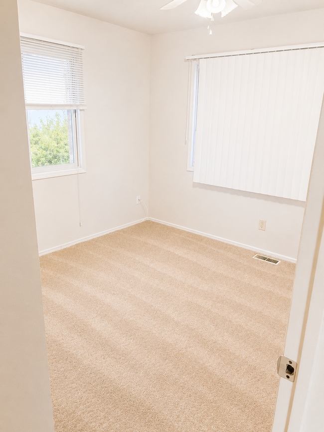 Building Photo - 323 Covert Ln