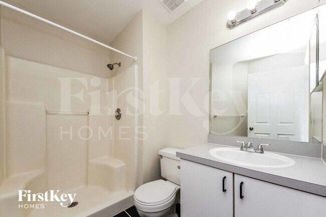Building Photo - 815 Adour Dr