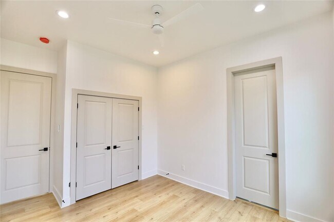 Building Photo - 510 E 37th St