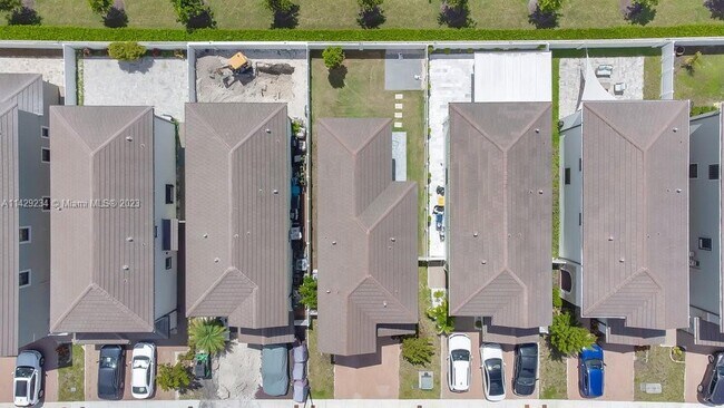 Building Photo - 11036 W 35th Way