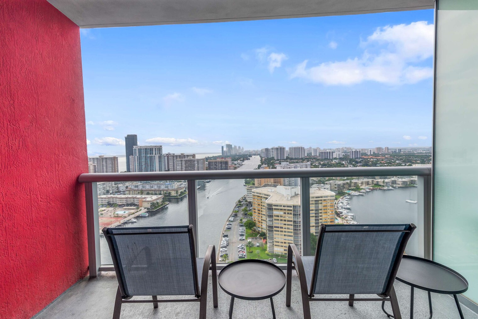 Building Photo - 2602 E Hallandale Beach Blvd