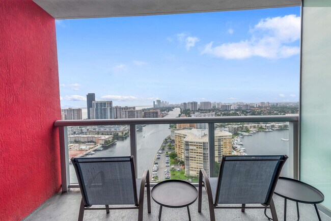 Building Photo - 2602 Hallandale Beach Blvd