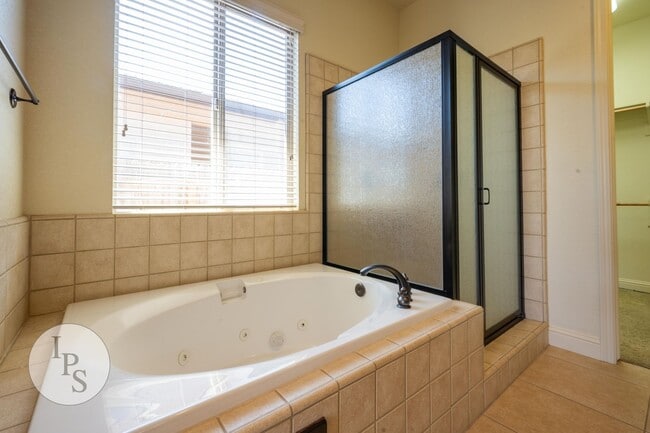Building Photo - Move in by September 1st and get the rest of August FREE! Tuscan Bluffs at Copper River - Granvil...