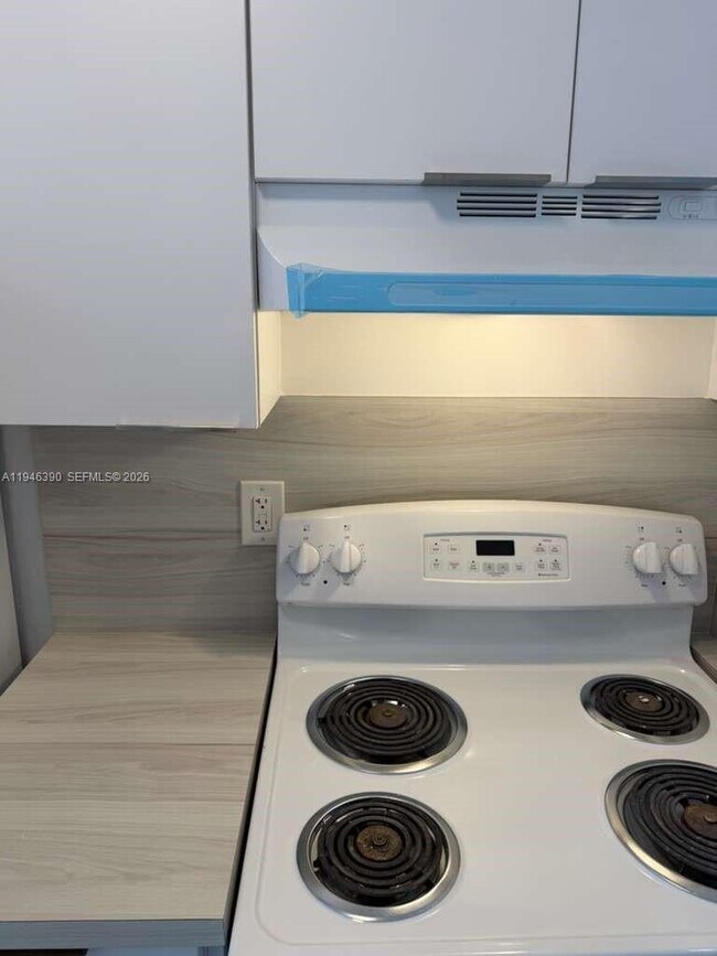 Building Photo - 831 NW 1st Ave