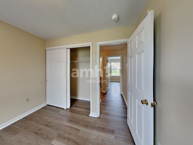 Building Photo - 10324 Fredricksburg Rd
