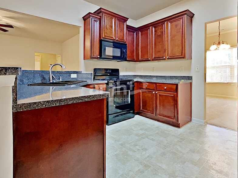 Building Photo - 3840 Aspen Springs