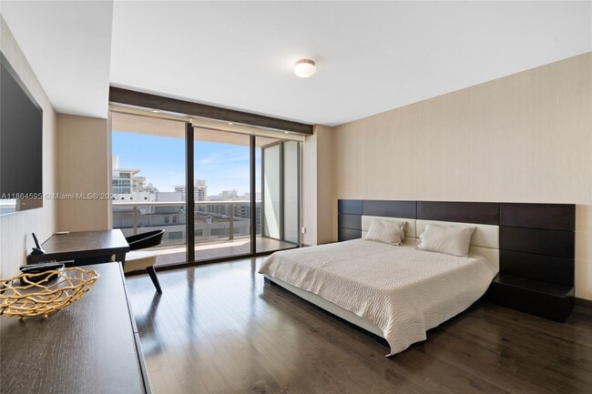 Building Photo - 5875 Collins Ave