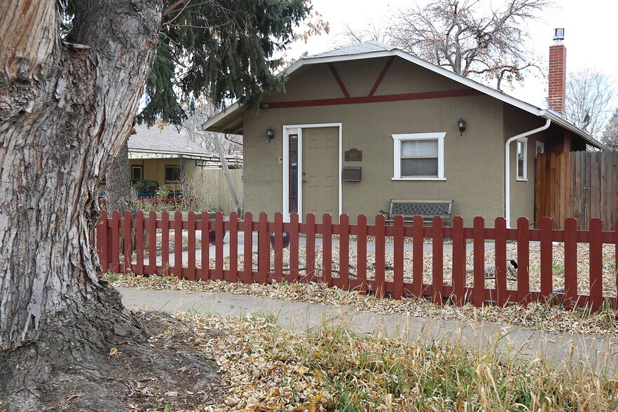 Front Yard - 1655 S Corona St