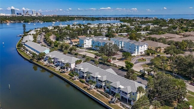 Building Photo - 3893 Pompano Dr SE