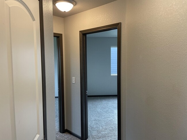 Building Photo - 408 Yelner Dr