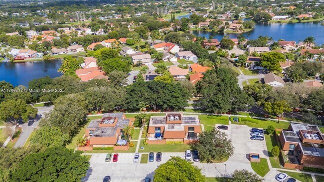 Building Photo - 2551 Camelot Ct