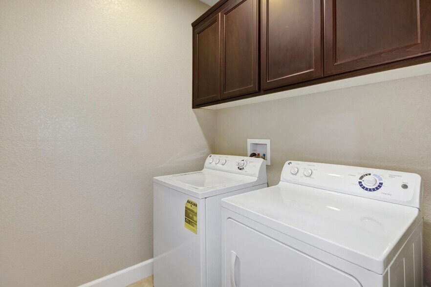 Building Photo - 6200 Crosshaven Ct