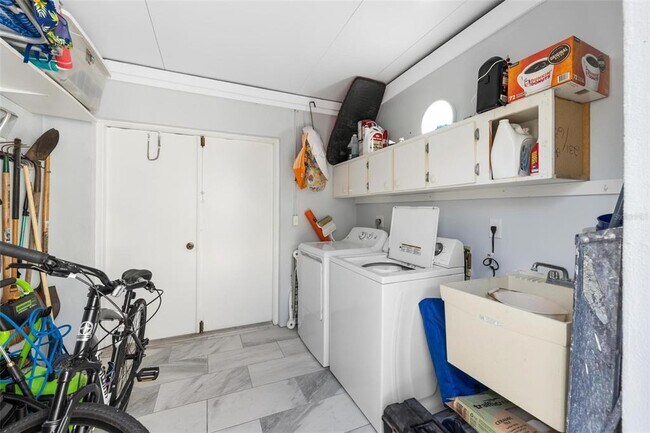 Building Photo - 276 Cerromar Way S