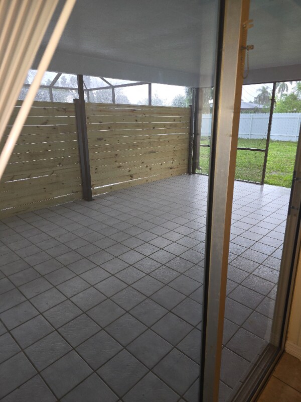 Building Photo - 2703 SE 16th Pl