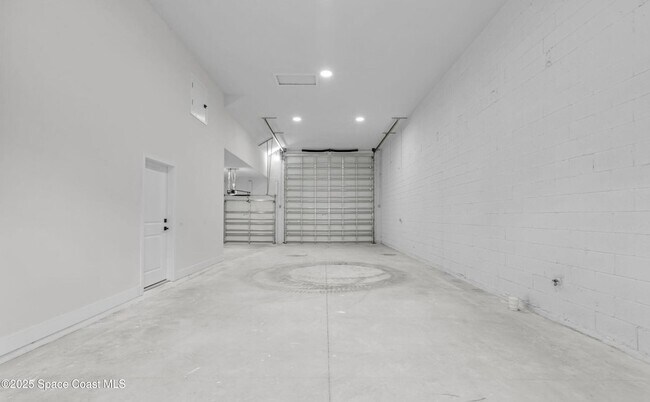 Building Photo - 479 Alamo St