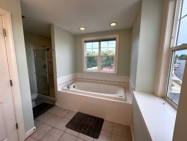 Building Photo - 8273 Glade Bank Dr