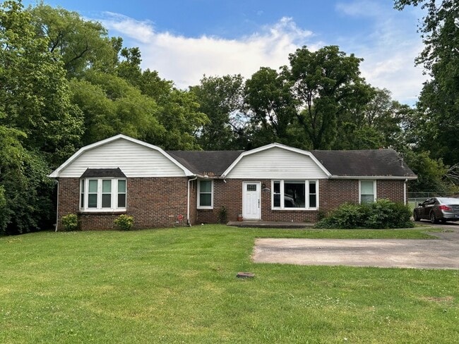 Primary Photo - 106 Donna Dr