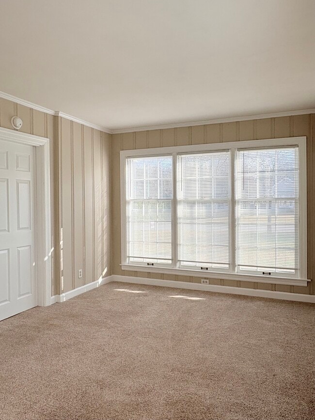 Building Photo - 707 Edgewood St