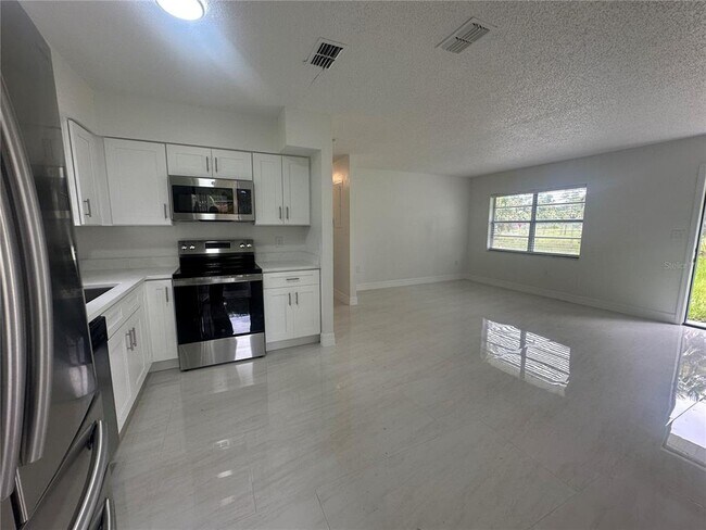 Building Photo - 25527 Antler St