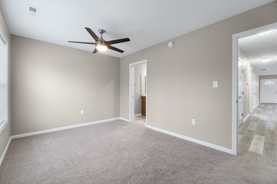 Building Photo - 4813 Tyrone Rd