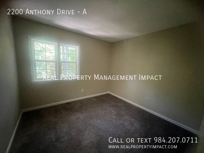 Building Photo - 2200 Anthony Dr