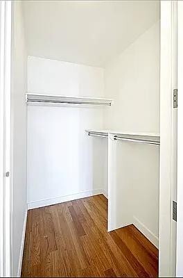 Building Photo - 15 S William St