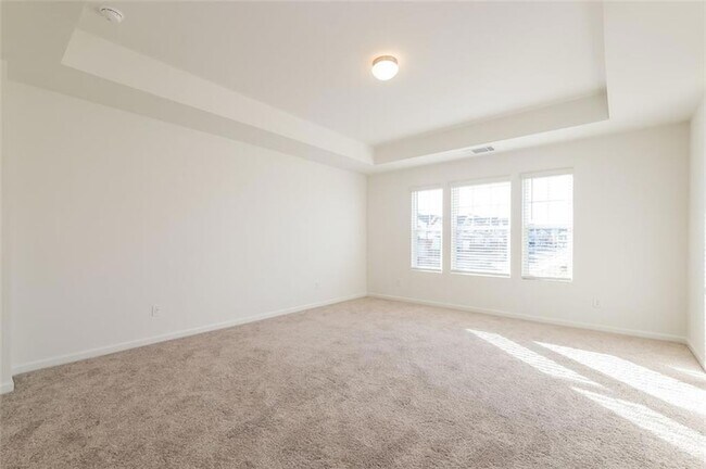 Building Photo - 131 Shelter Ln E