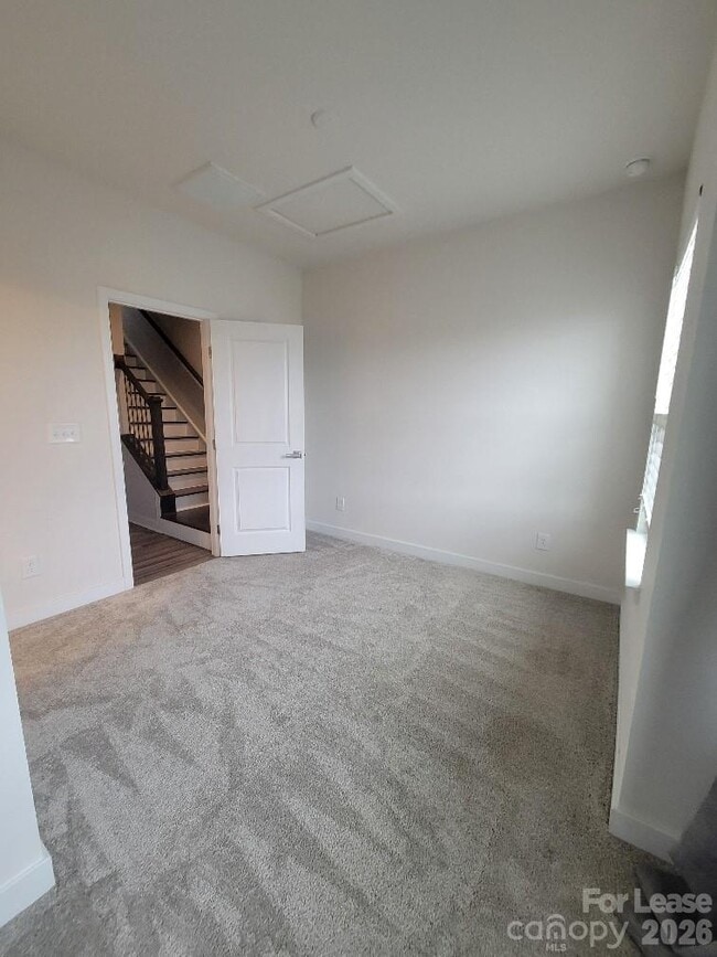 Building Photo - 3633 S Tryon St